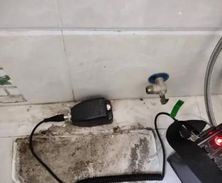巴林右屋顶漏水维修公司分享下卫生间漏水的危害及解决方法